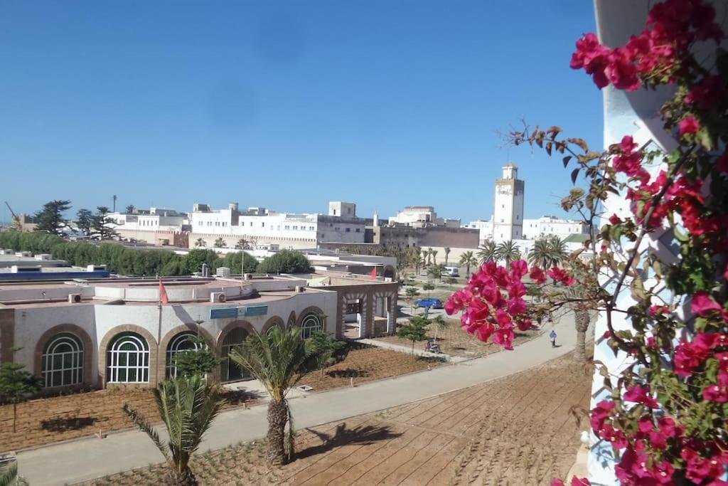 Appartement Rubby Dans La Medina avec Vue Mer et Terrasse